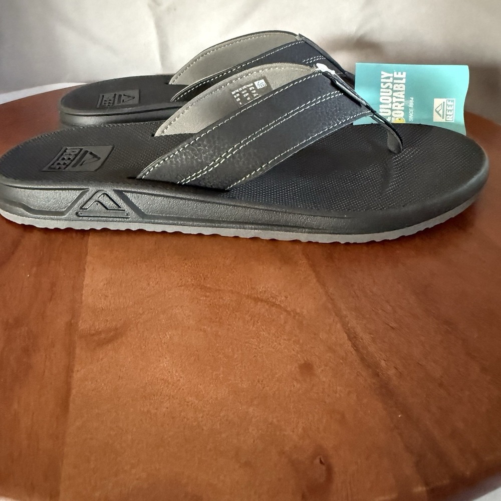 Men's‎ REEF Element Black Bottle Opener Sandals Flip Flops Size 8 NEW